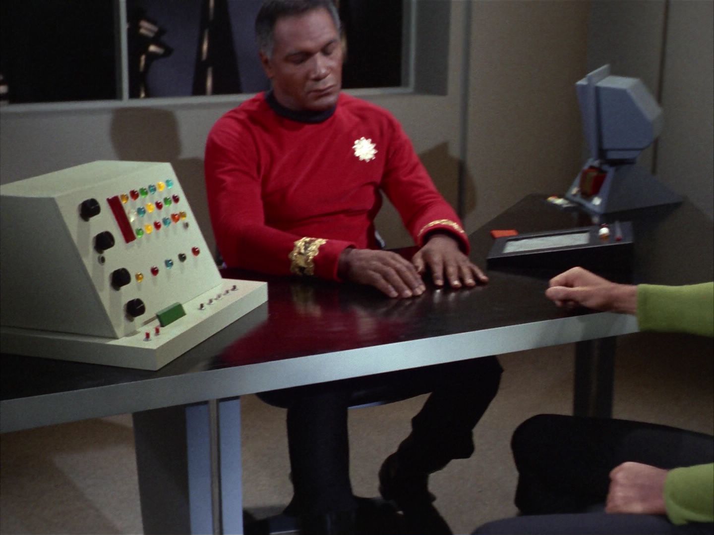ariane179254_StarTrek_1x20_CourtMartial_0384.jpg