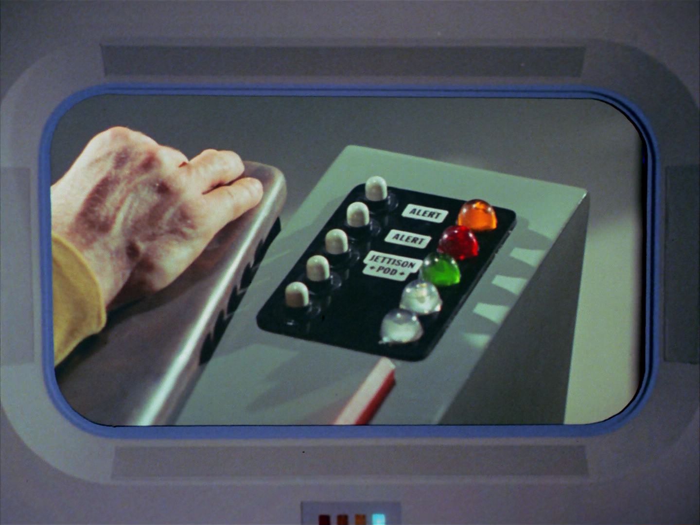 ariane179254_StarTrek_1x20_CourtMartial_1739.jpg