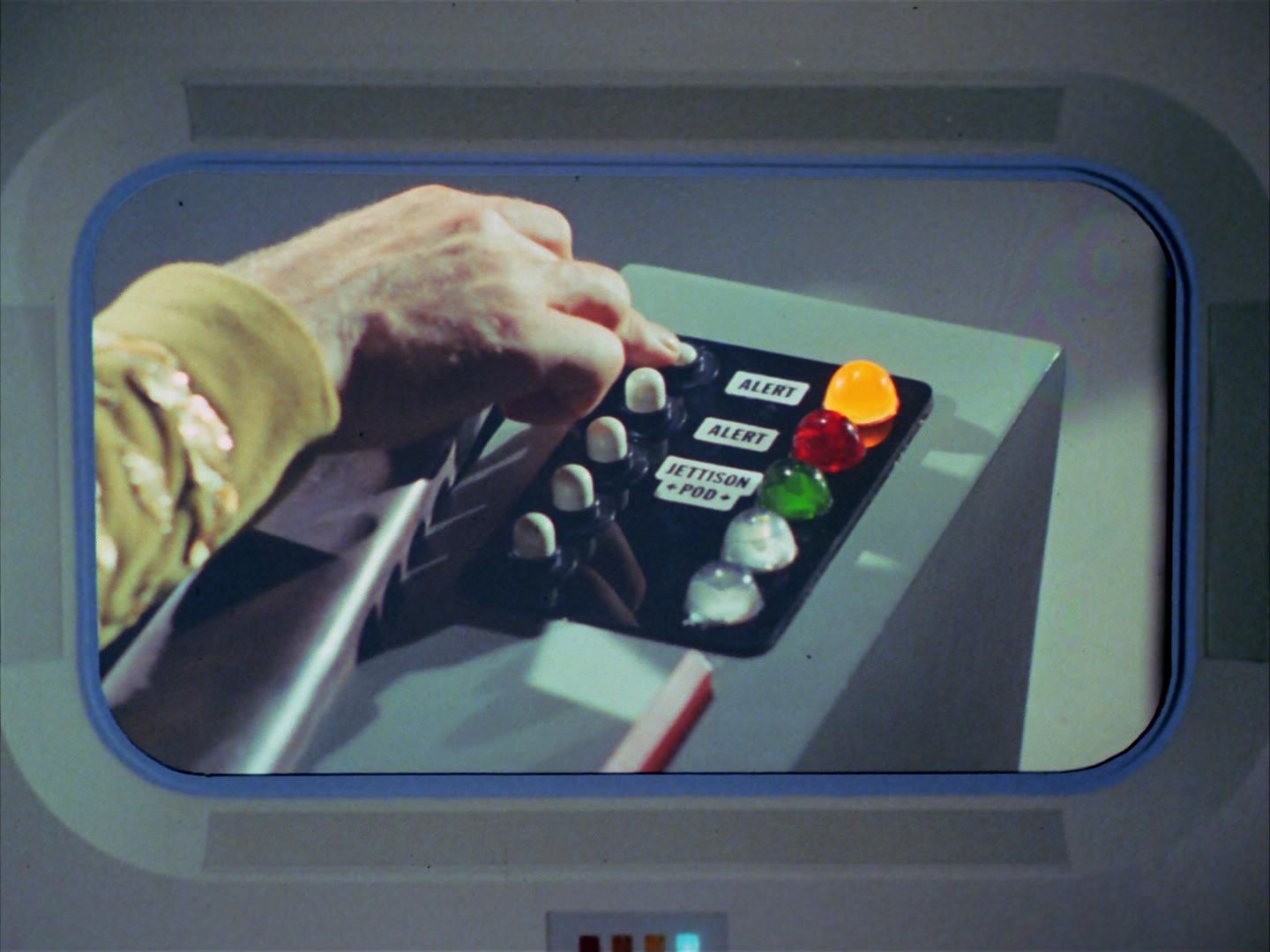 ariane179254_StarTrek_1x20_CourtMartial_1744.jpg