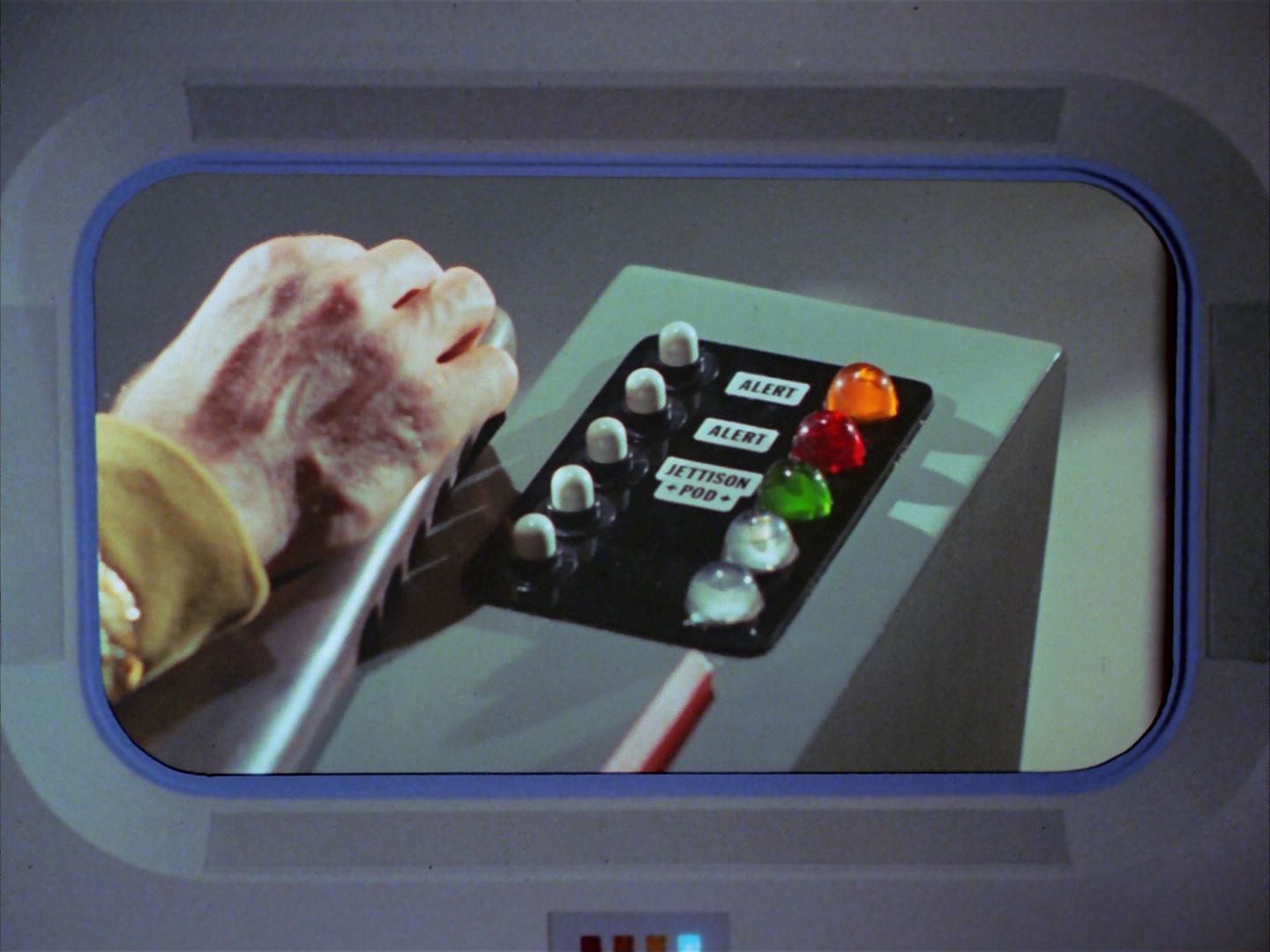 ariane179254_StarTrek_1x20_CourtMartial_1798.jpg