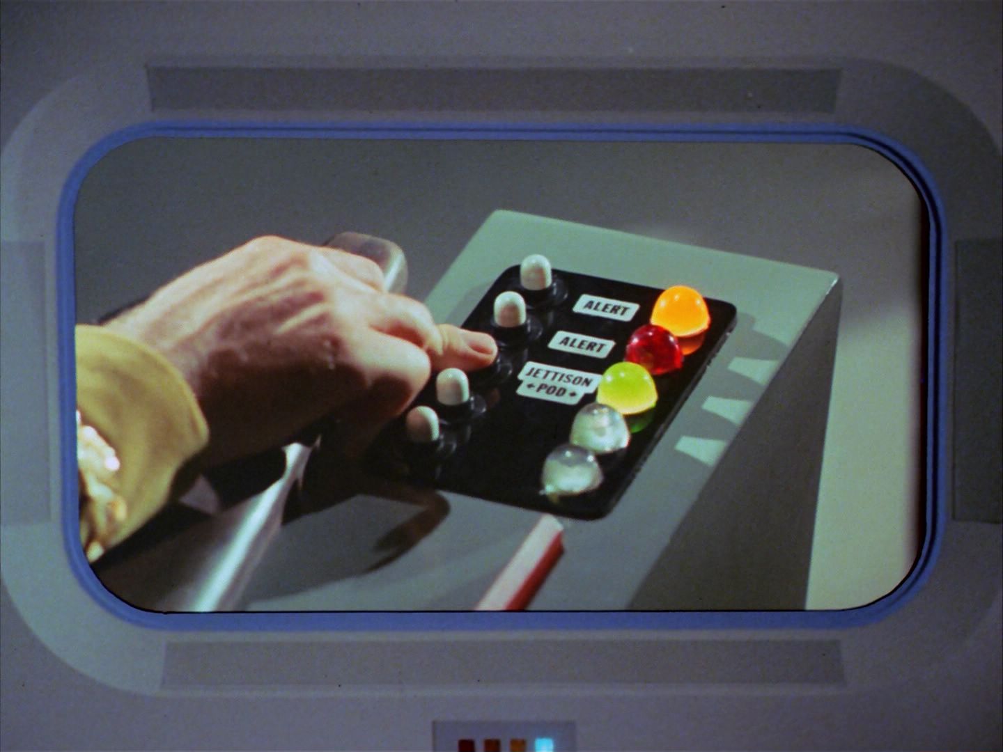 ariane179254_StarTrek_1x20_CourtMartial_1800.jpg