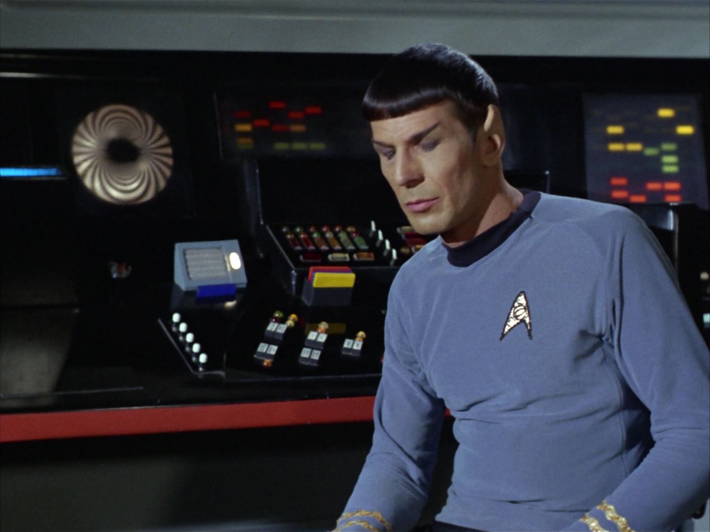 ariane179254_StarTrek_1x20_CourtMartial_1939.jpg