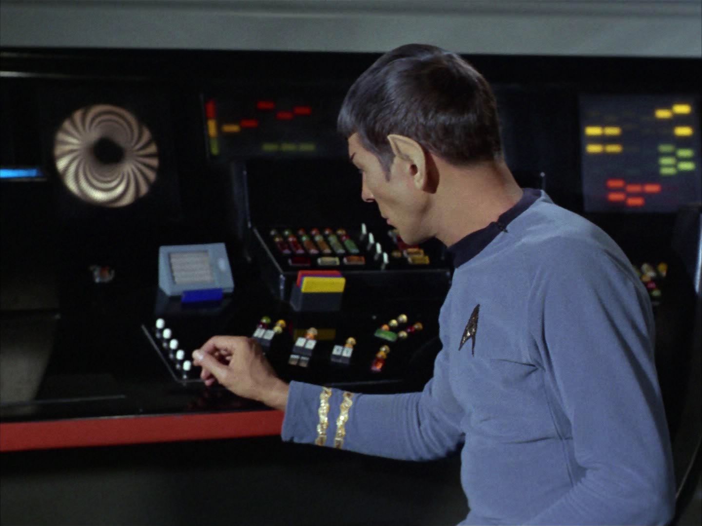 ariane179254_StarTrek_1x20_CourtMartial_1942.jpg