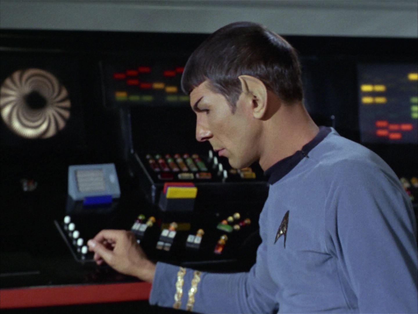 ariane179254_StarTrek_1x20_CourtMartial_1943.jpg