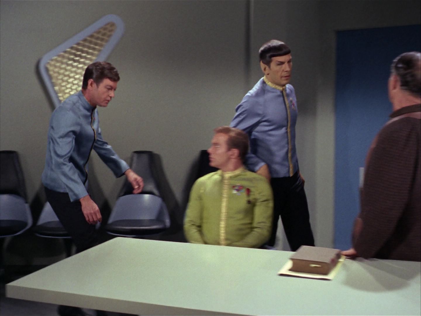 ariane179254_StarTrek_1x20_CourtMartial_2138.jpg