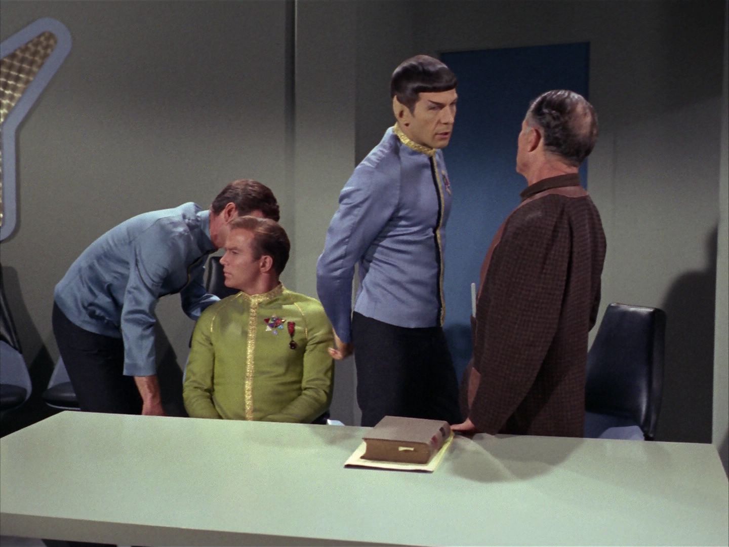 ariane179254_StarTrek_1x20_CourtMartial_2139.jpg