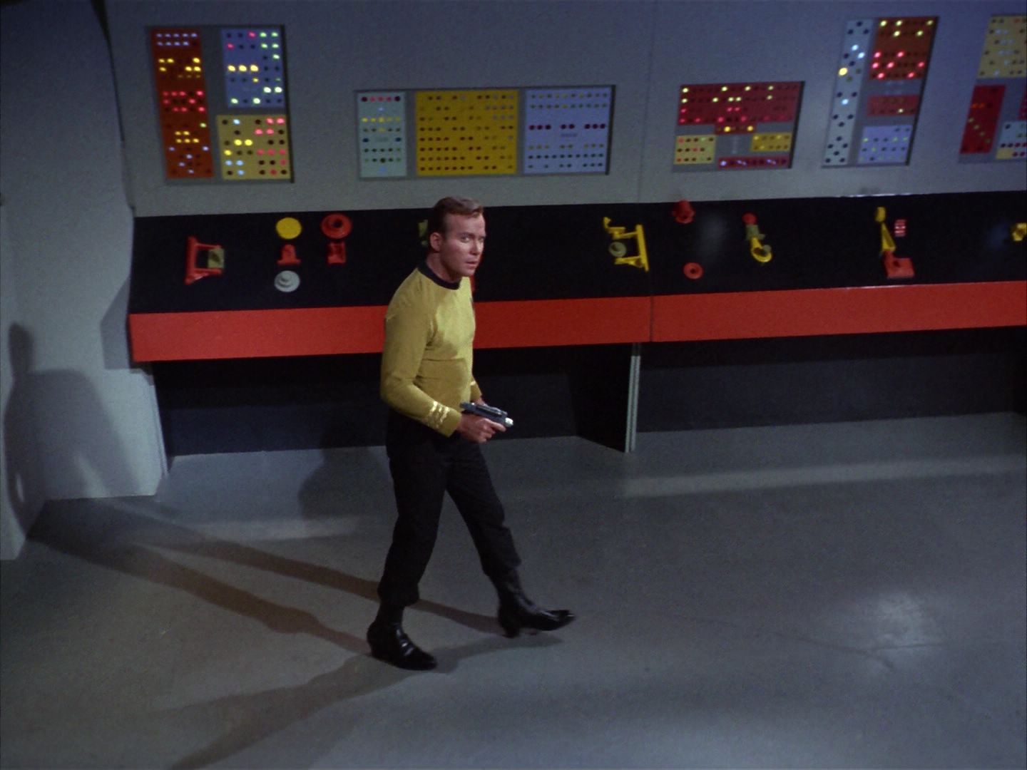 ariane179254_StarTrek_1x20_CourtMartial_2712.jpg
