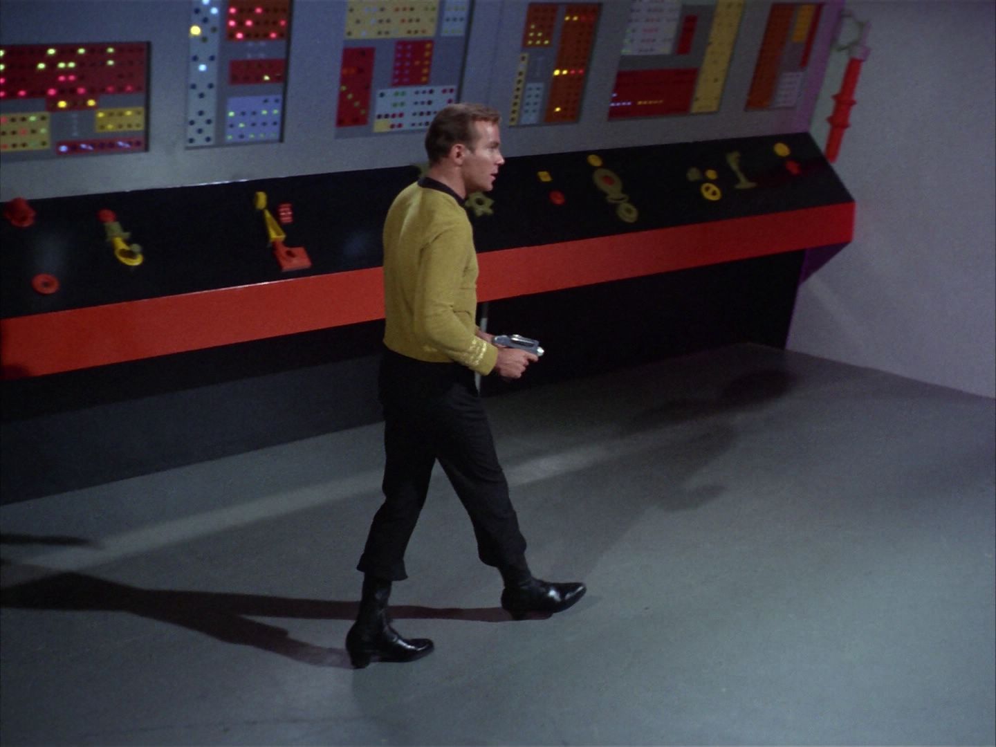 ariane179254_StarTrek_1x20_CourtMartial_2715.jpg