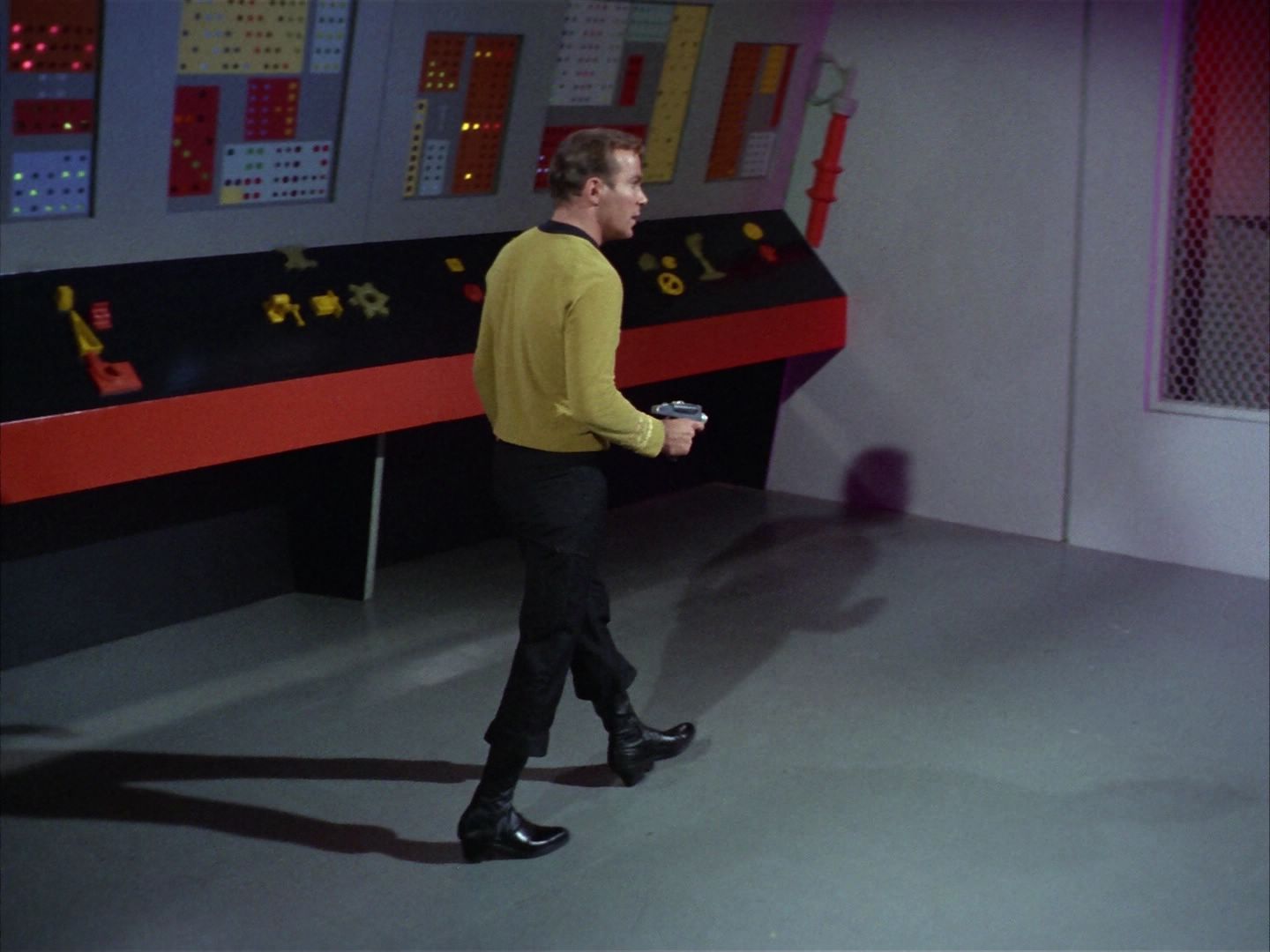 ariane179254_StarTrek_1x20_CourtMartial_2716.jpg