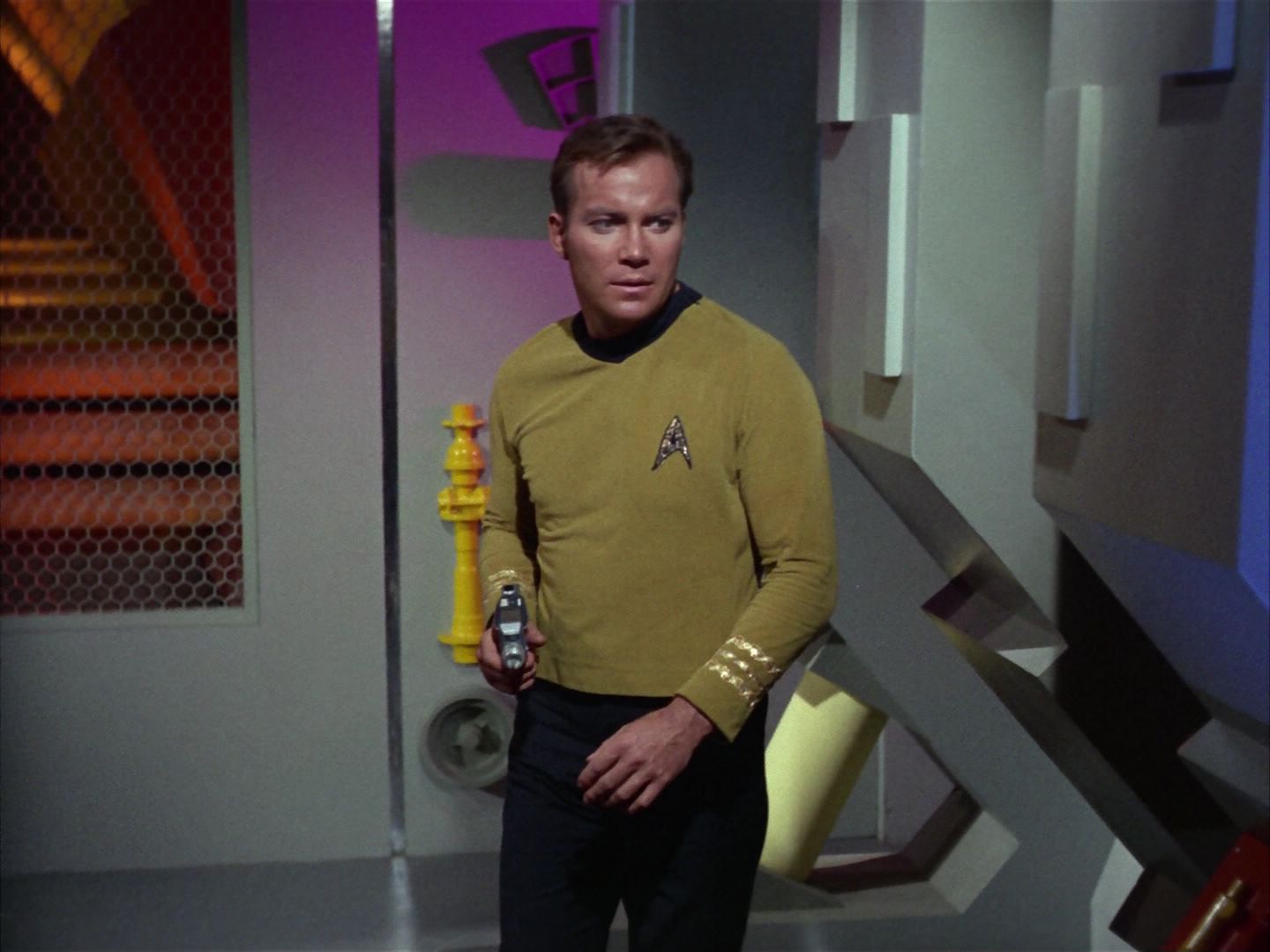 ariane179254_StarTrek_1x20_CourtMartial_2745.jpg