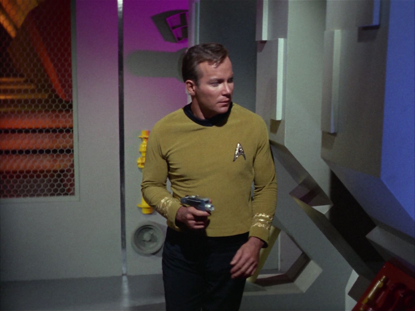 ariane179254_StarTrek_1x20_CourtMartial_2746.jpg