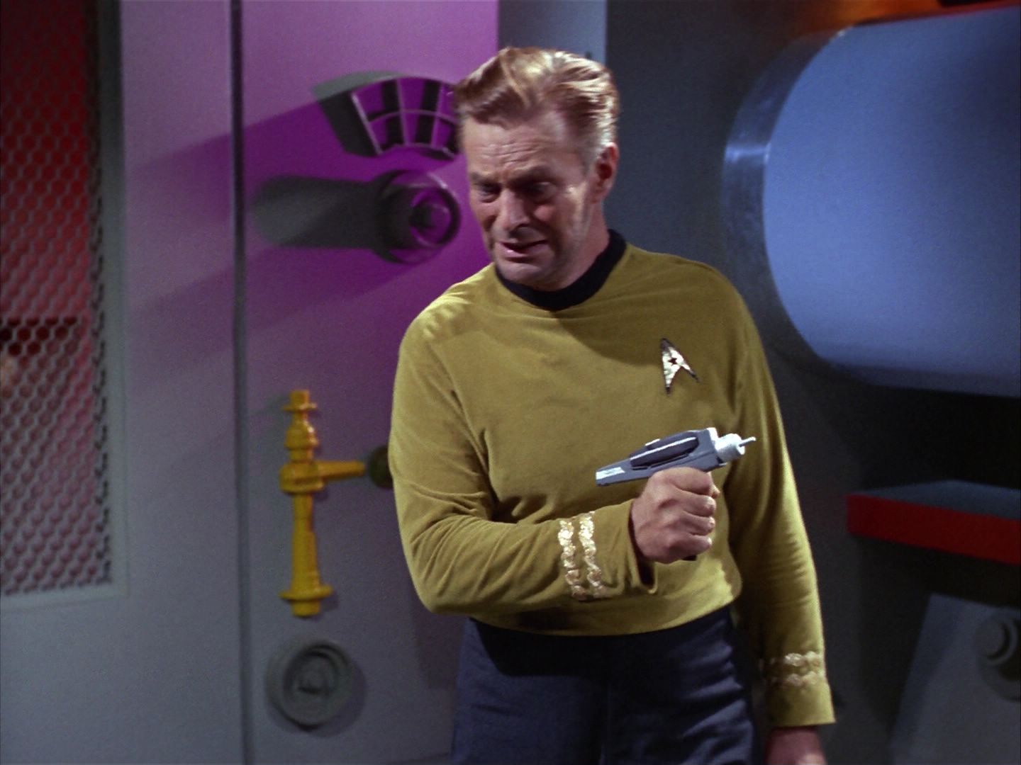 ariane179254_StarTrek_1x20_CourtMartial_2882.jpg