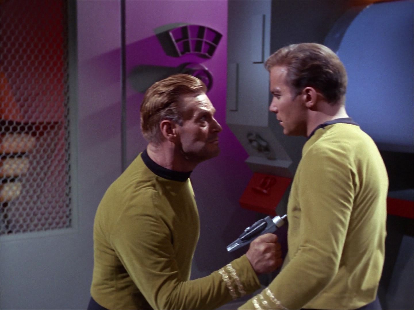 ariane179254_StarTrek_1x20_CourtMartial_2886.jpg