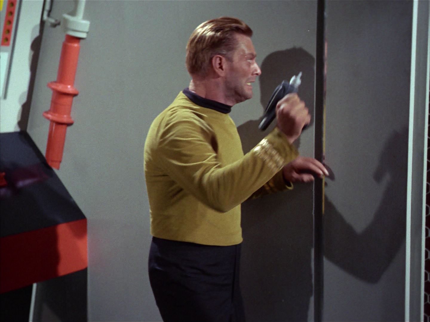 ariane179254_StarTrek_1x20_CourtMartial_2932.jpg