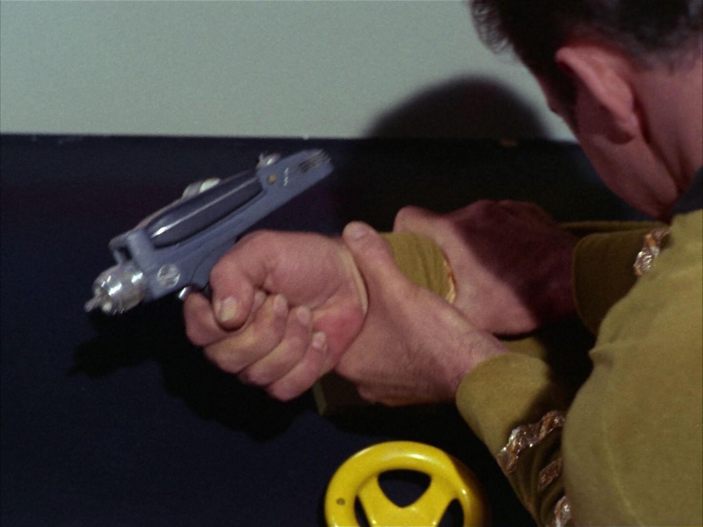 ariane179254_StarTrek_1x20_CourtMartial_2939.jpg