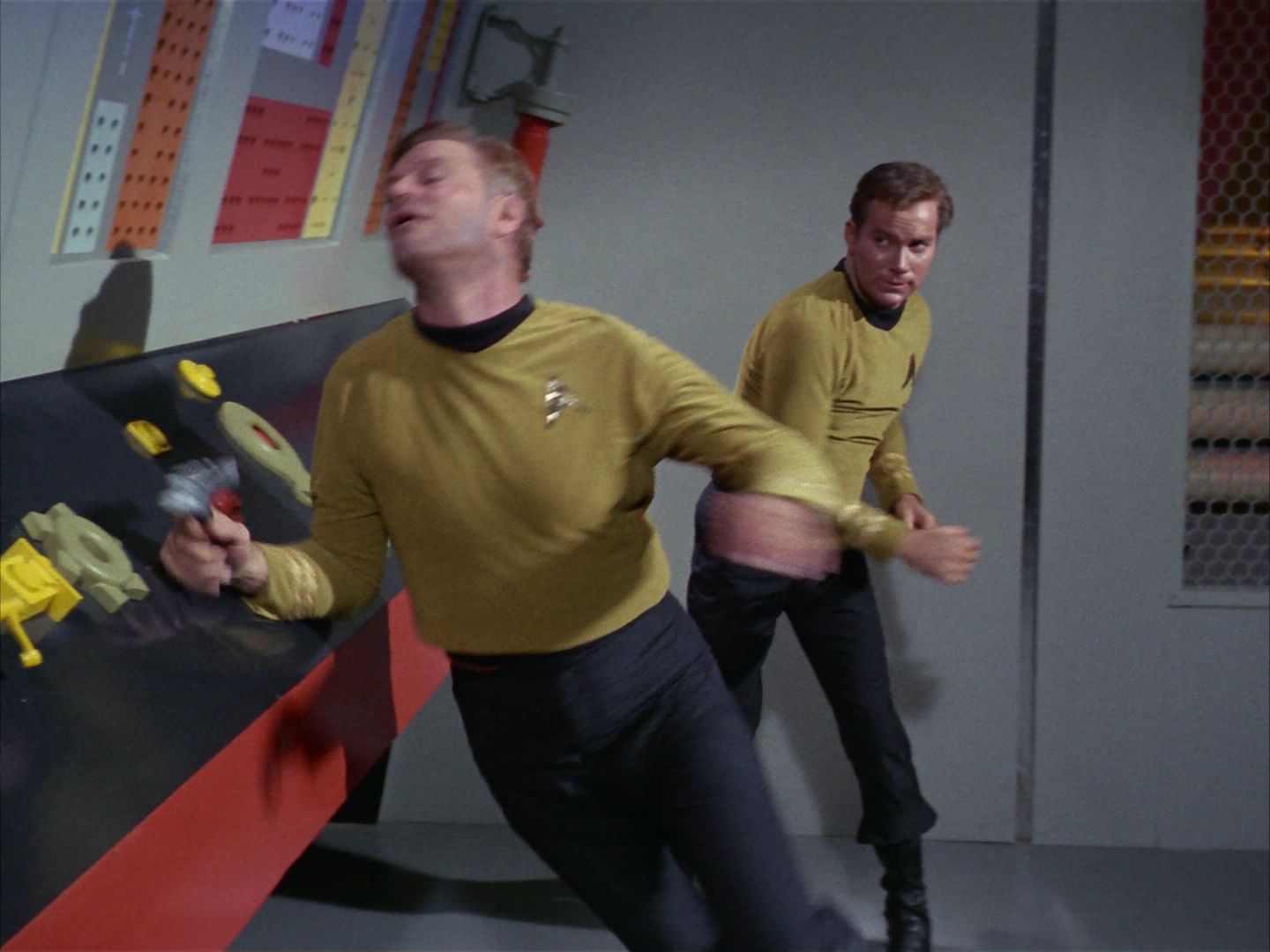 ariane179254_StarTrek_1x20_CourtMartial_2946.jpg