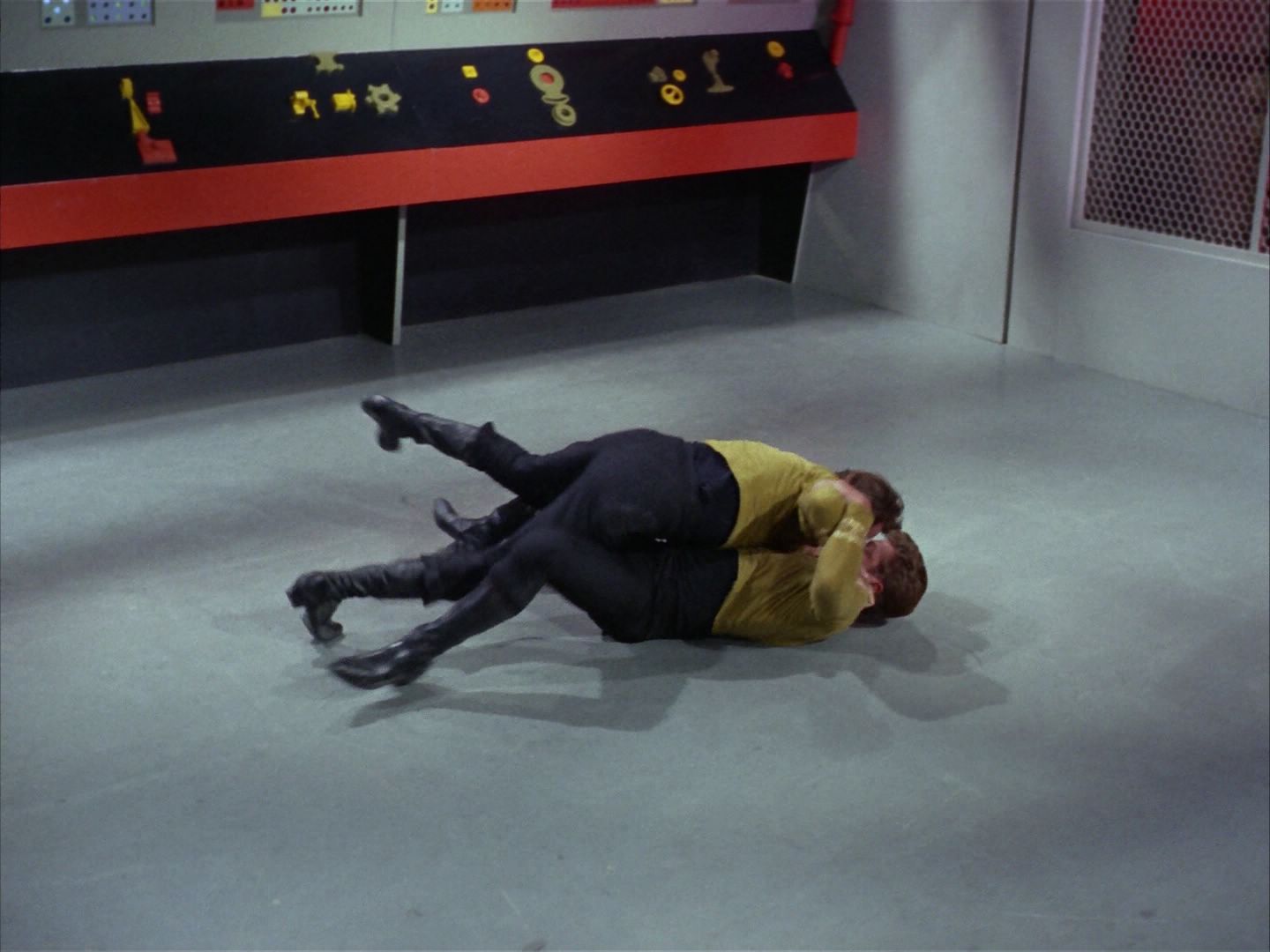 ariane179254_StarTrek_1x20_CourtMartial_2957.jpg