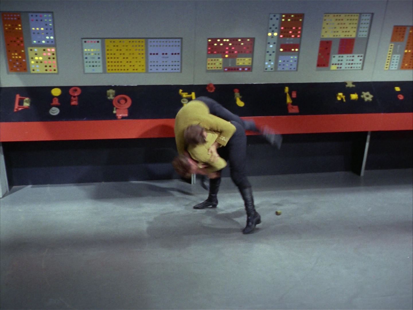 ariane179254_StarTrek_1x20_CourtMartial_2967.jpg