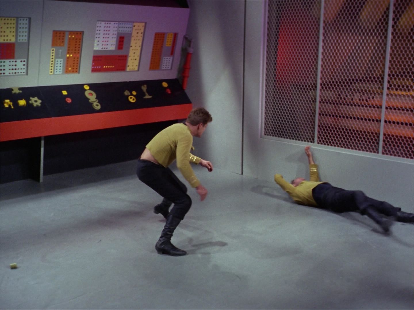 ariane179254_StarTrek_1x20_CourtMartial_2979.jpg