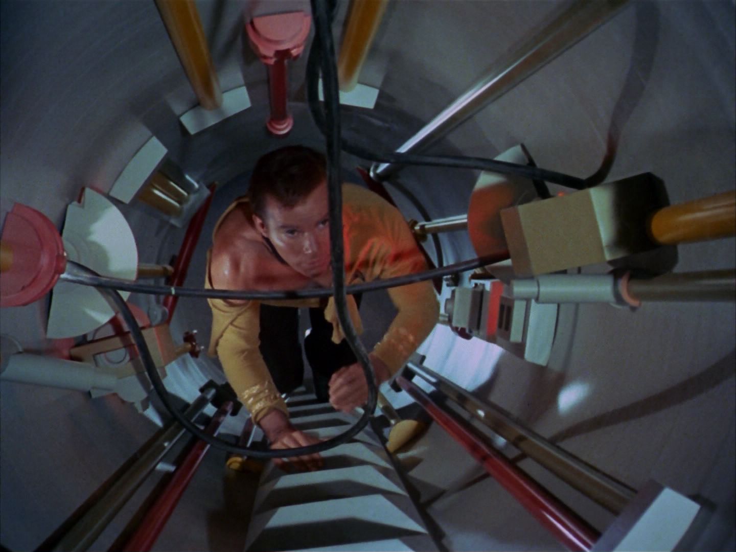 ariane179254_StarTrek_1x20_CourtMartial_2991.jpg