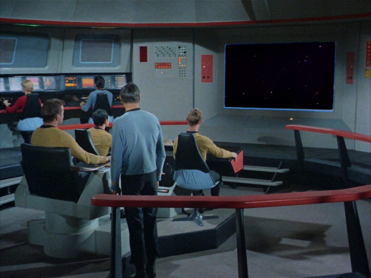 ariane179254_StarTrek_1x22_SpaceSeed_0010.jpg