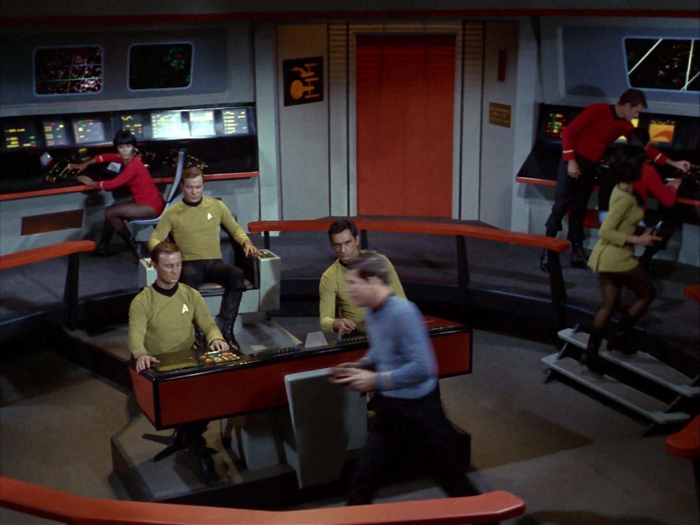 ariane179254_StarTrek_1x22_SpaceSeed_0121.jpg