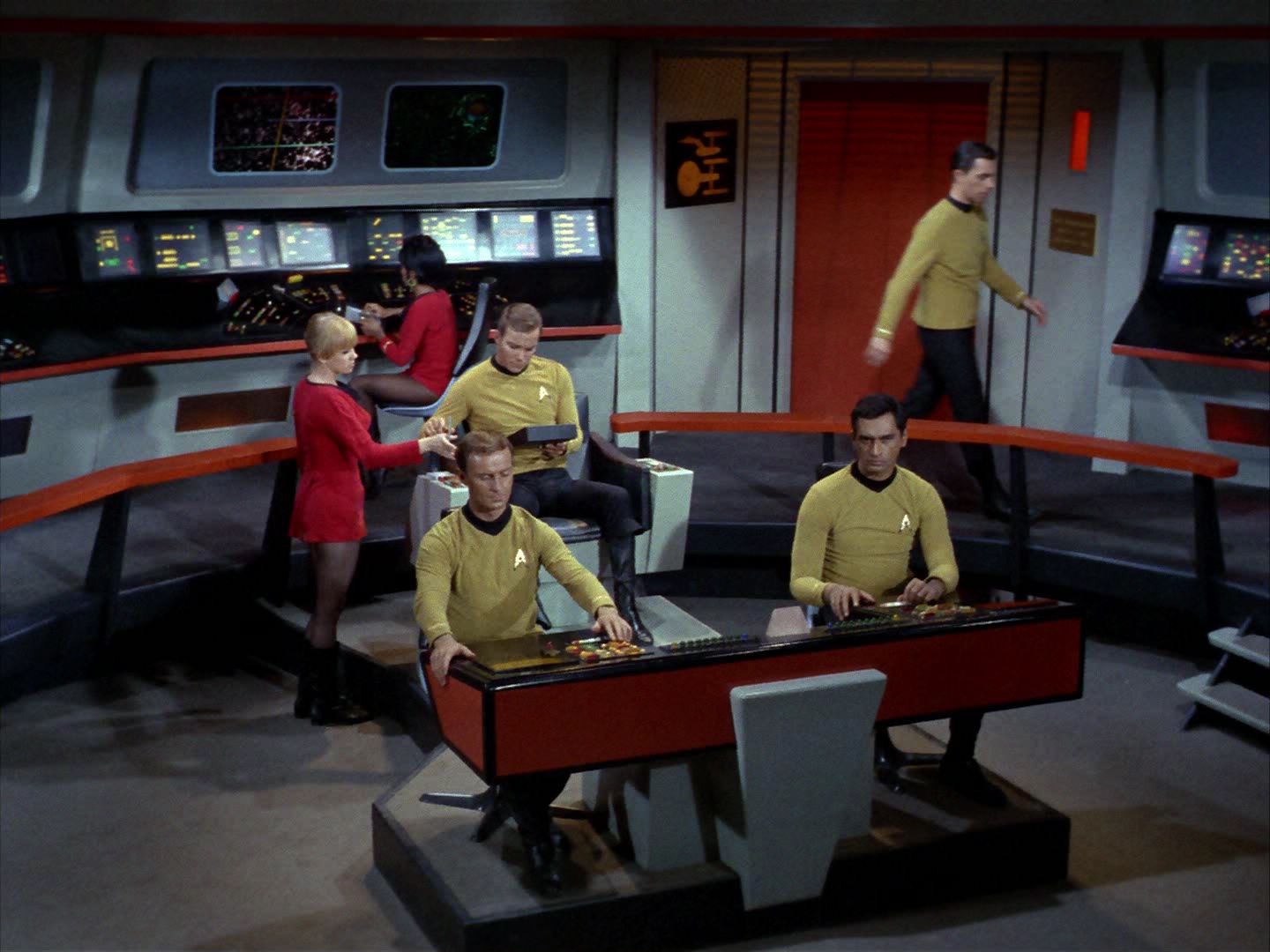 ariane179254_StarTrek_1x22_SpaceSeed_0210.jpg