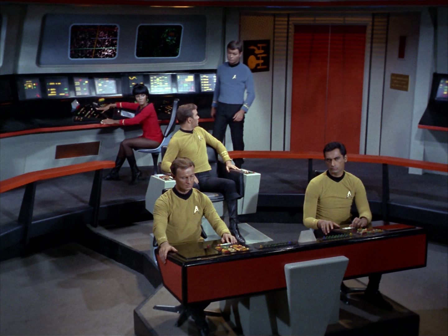 ariane179254_StarTrek_1x22_SpaceSeed_0224.jpg