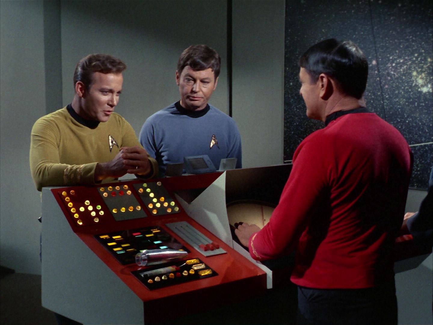 ariane179254_StarTrek_1x22_SpaceSeed_0352.jpg