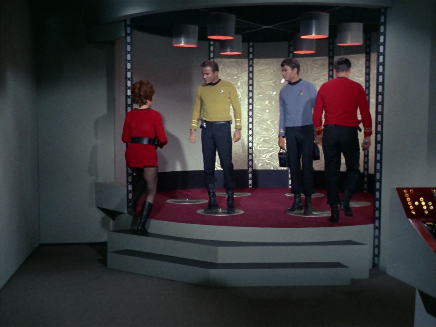 ariane179254_StarTrek_1x22_SpaceSeed_0359.jpg