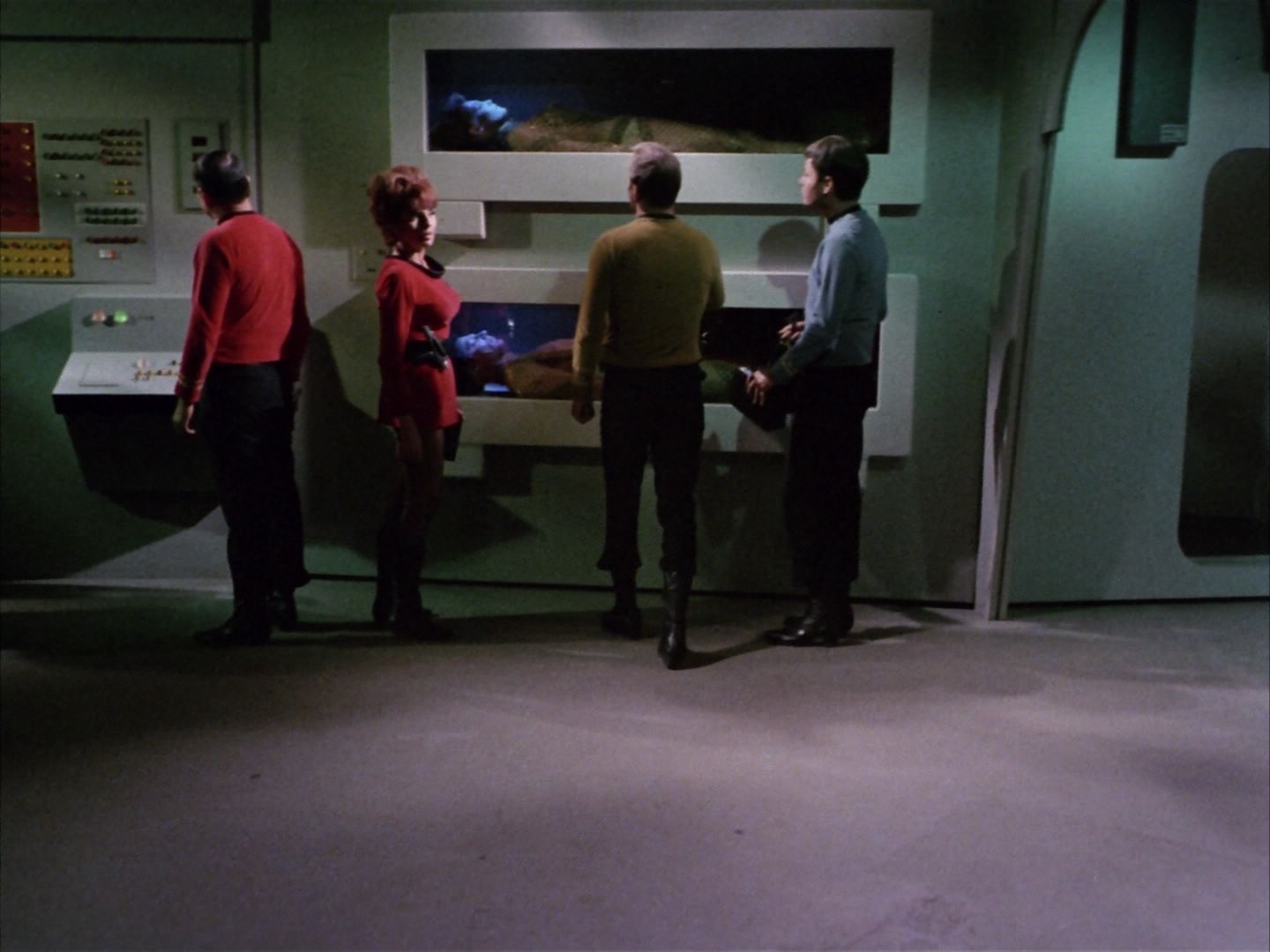 ariane179254_StarTrek_1x22_SpaceSeed_0409.jpg
