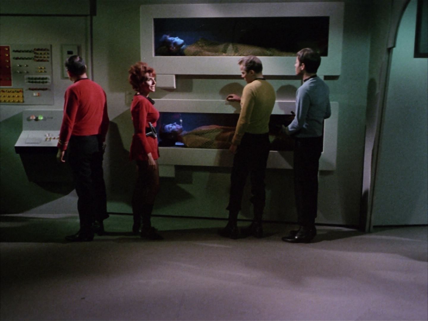 ariane179254_StarTrek_1x22_SpaceSeed_0412.jpg