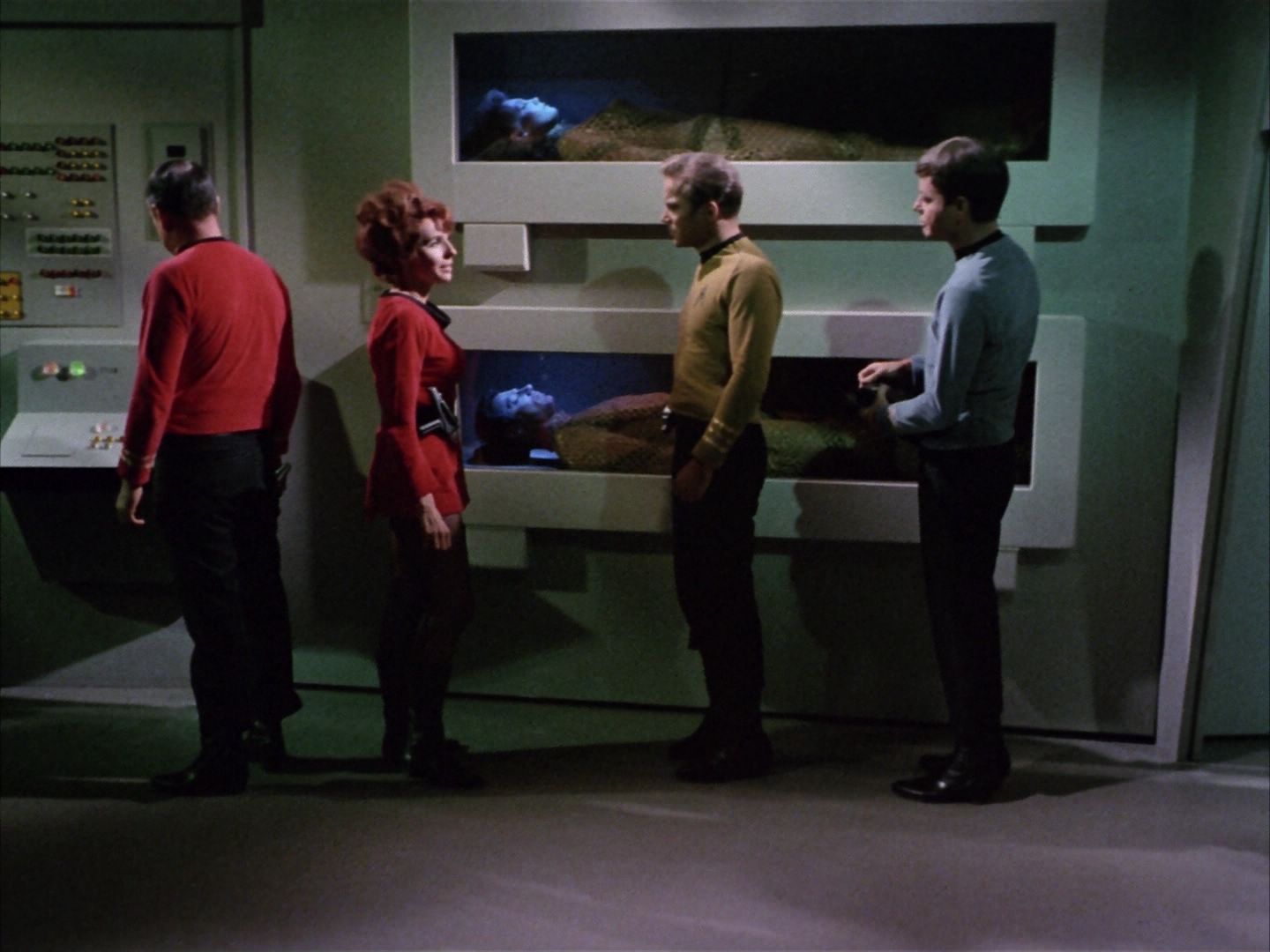 ariane179254_StarTrek_1x22_SpaceSeed_0418.jpg