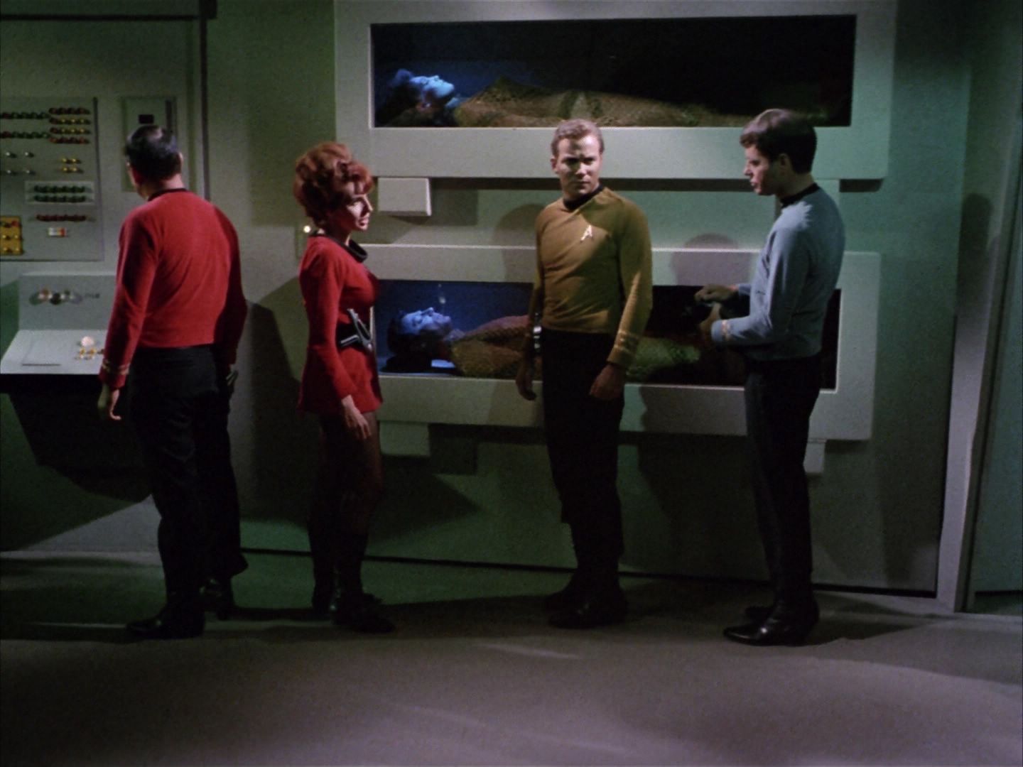 ariane179254_StarTrek_1x22_SpaceSeed_0424.jpg