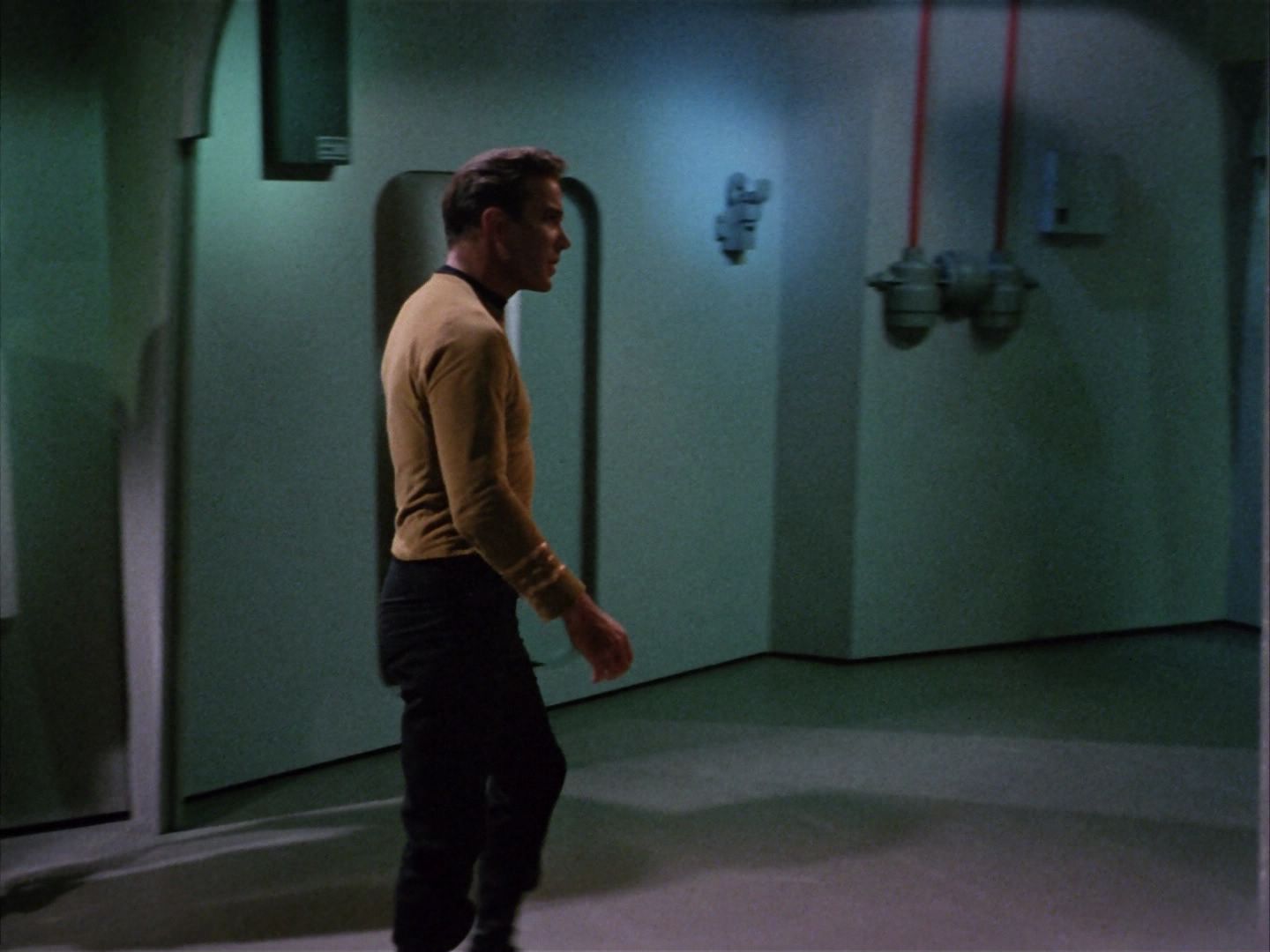 ariane179254_StarTrek_1x22_SpaceSeed_0431.jpg