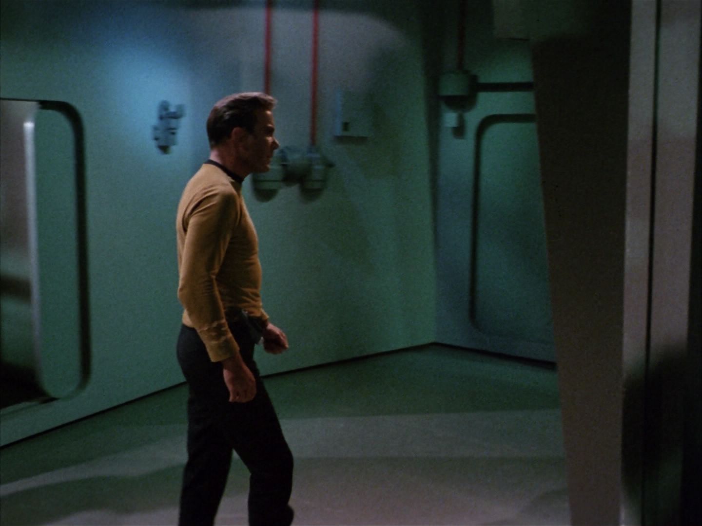 ariane179254_StarTrek_1x22_SpaceSeed_0432.jpg