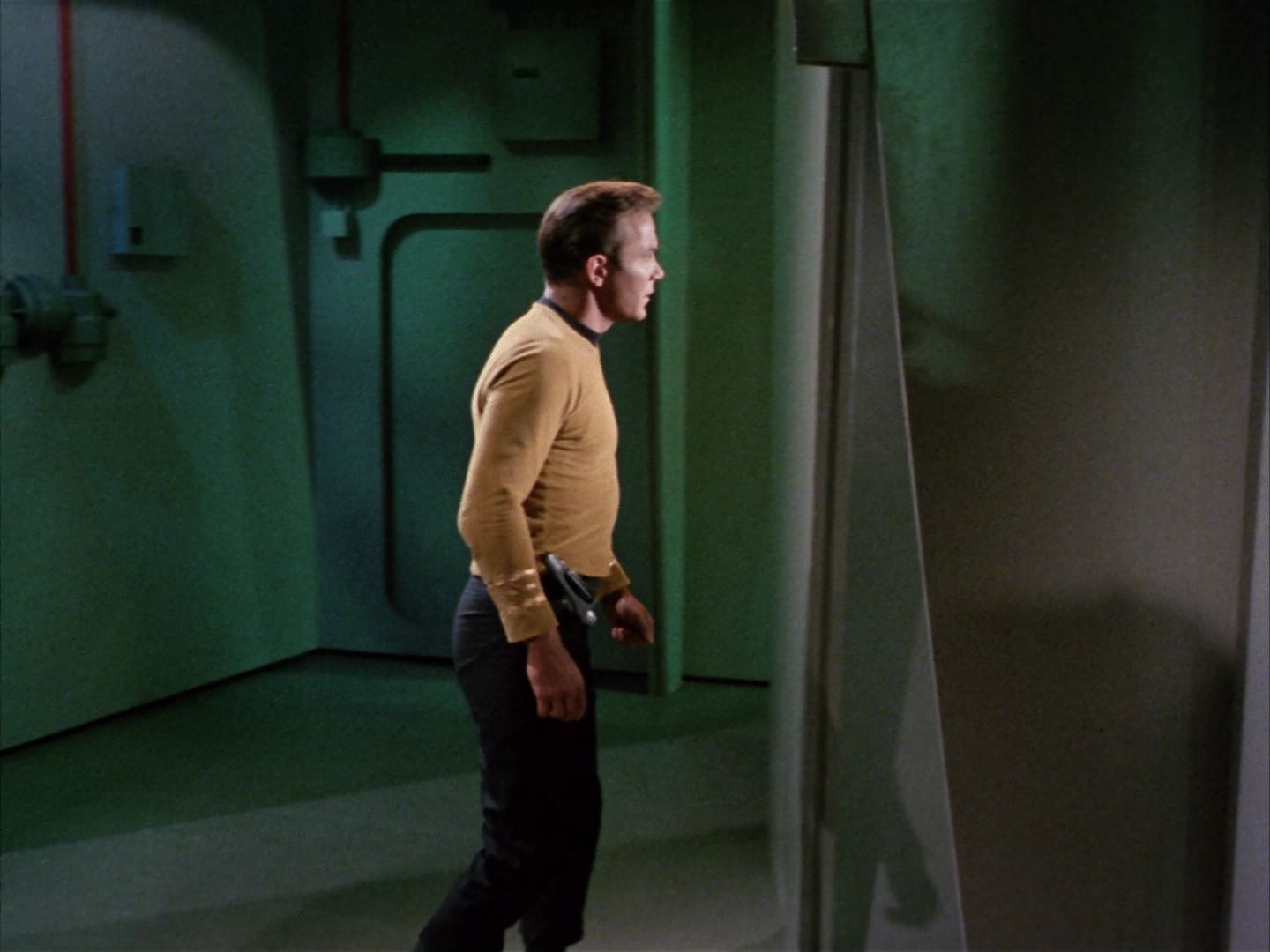 ariane179254_StarTrek_1x22_SpaceSeed_0434.jpg