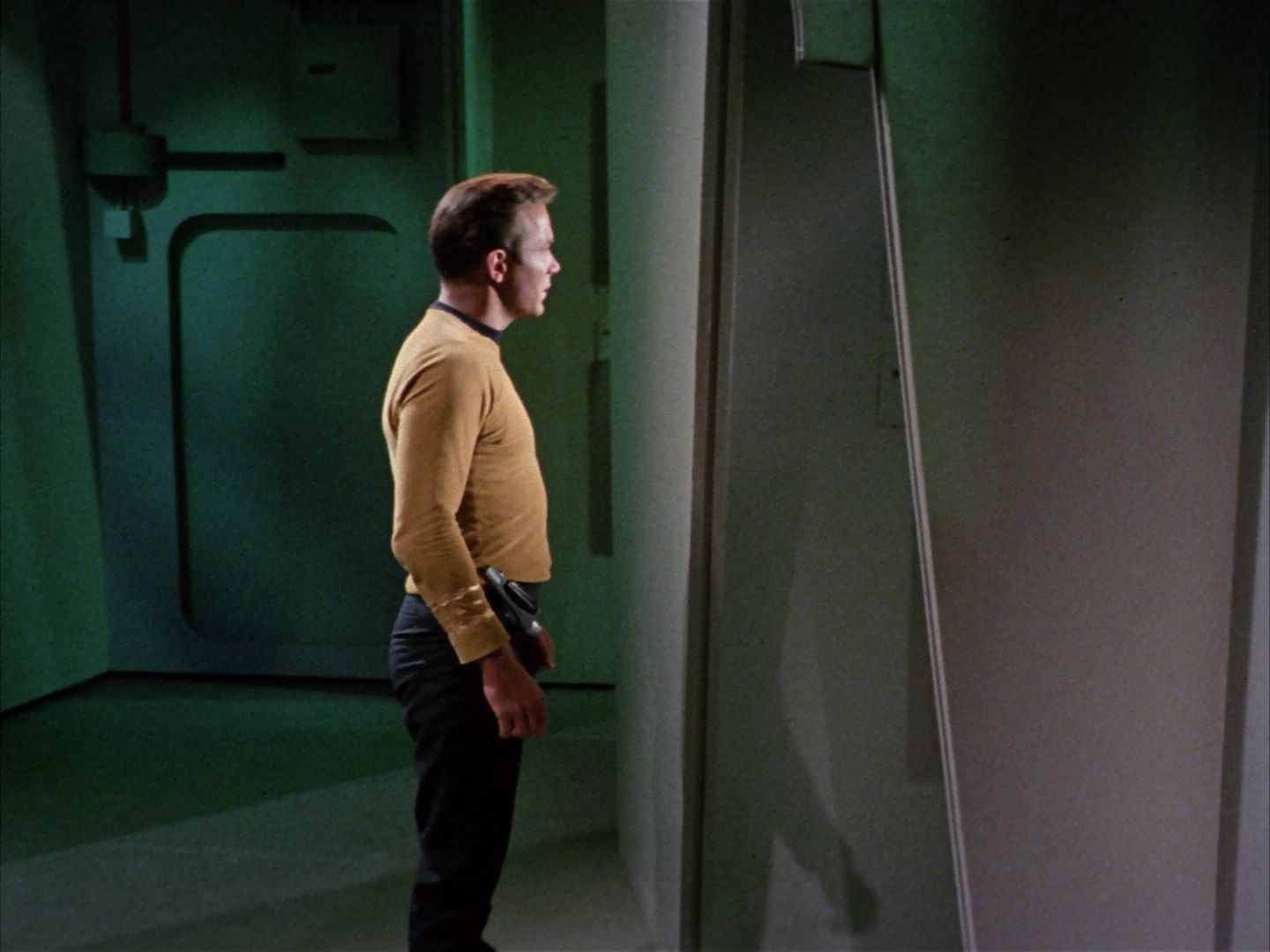 ariane179254_StarTrek_1x22_SpaceSeed_0435.jpg
