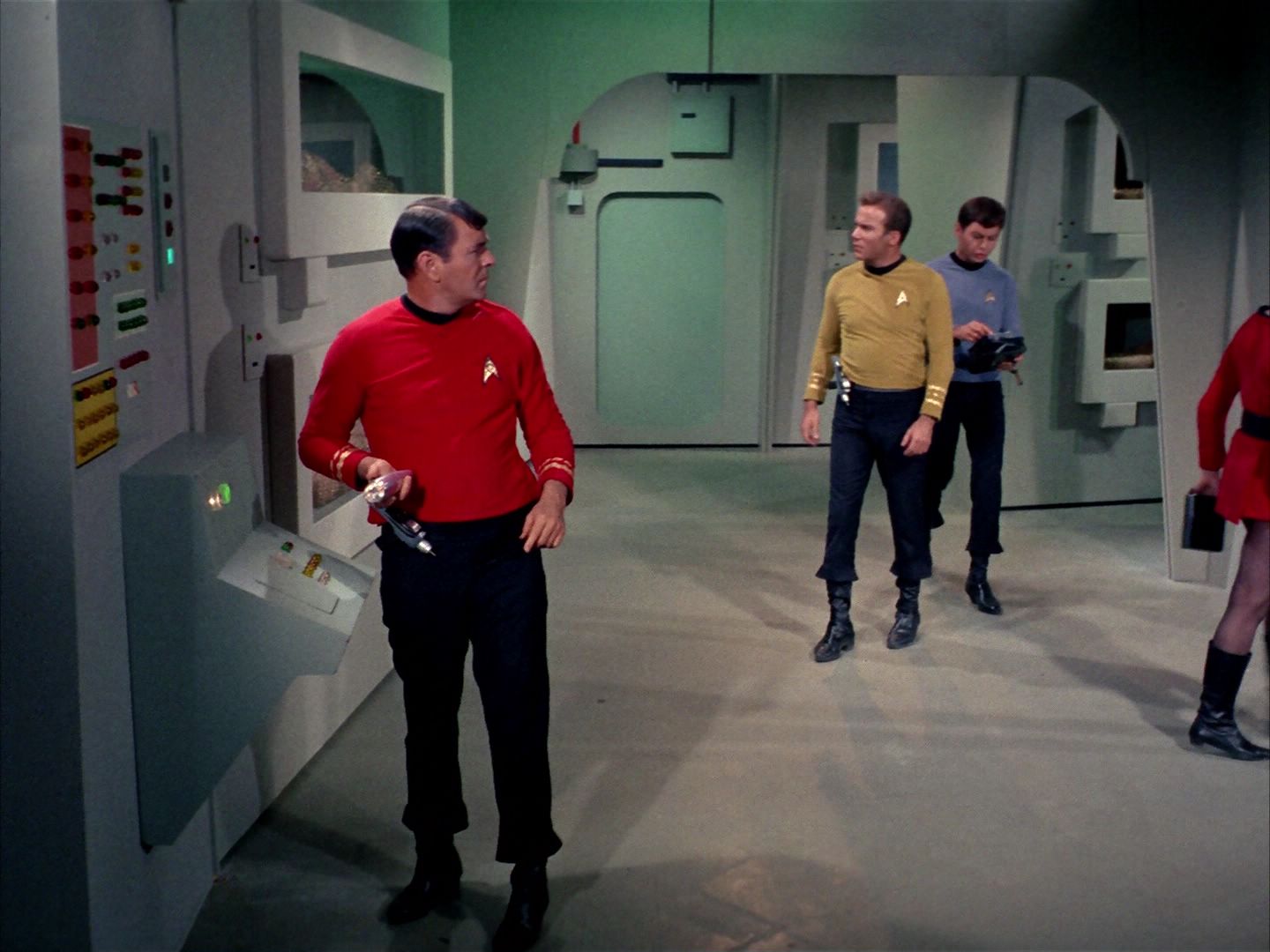 ariane179254_StarTrek_1x22_SpaceSeed_0450.jpg