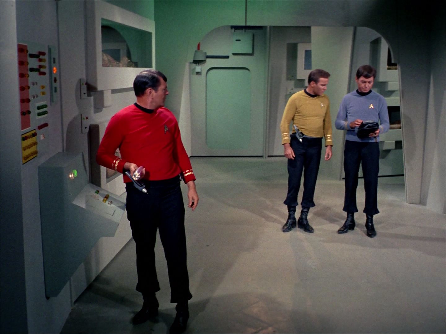 ariane179254_StarTrek_1x22_SpaceSeed_0453.jpg