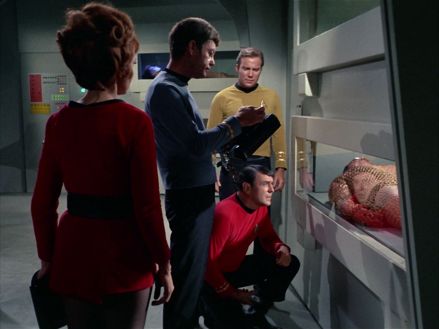 ariane179254_StarTrek_1x22_SpaceSeed_0472.jpg