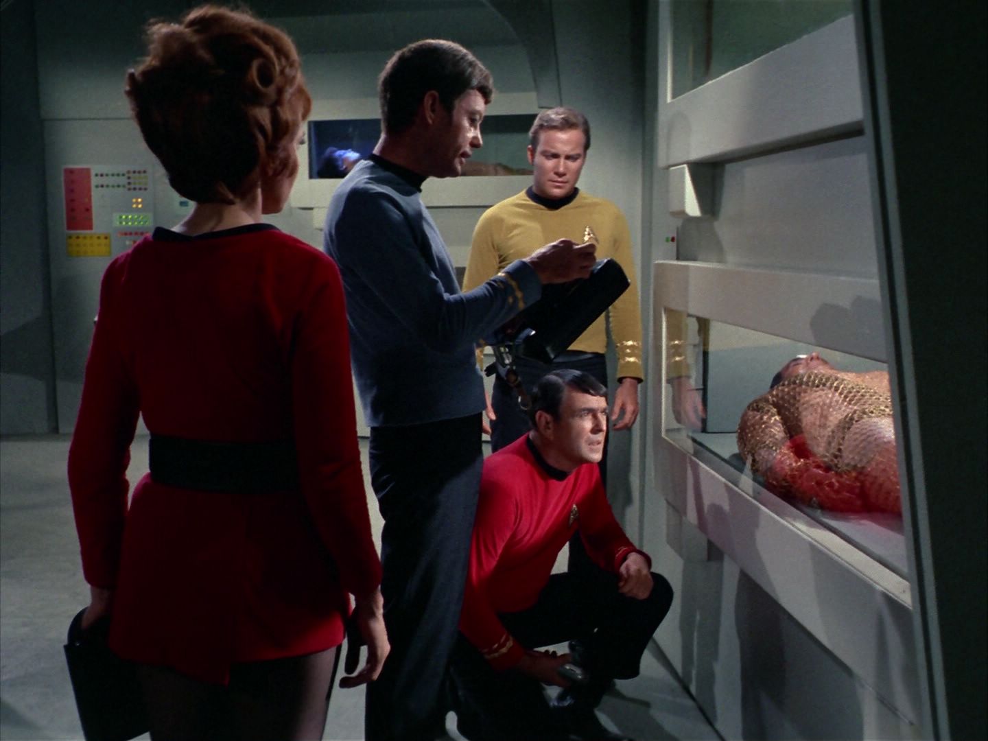 ariane179254_StarTrek_1x22_SpaceSeed_0473.jpg