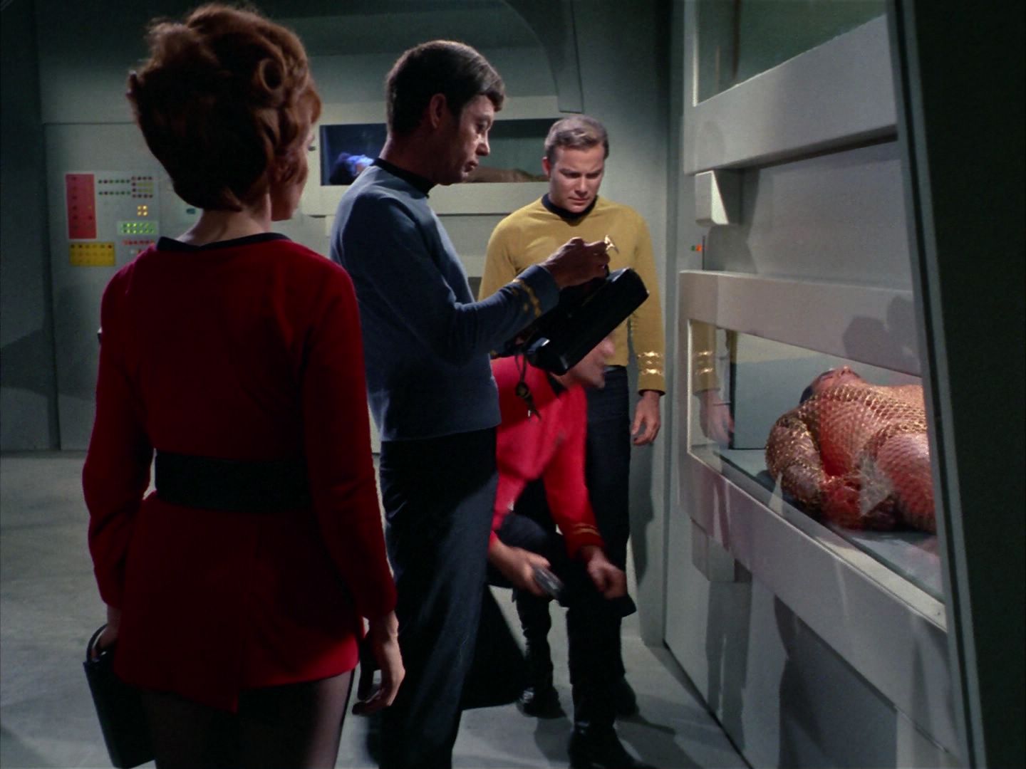 ariane179254_StarTrek_1x22_SpaceSeed_0478.jpg