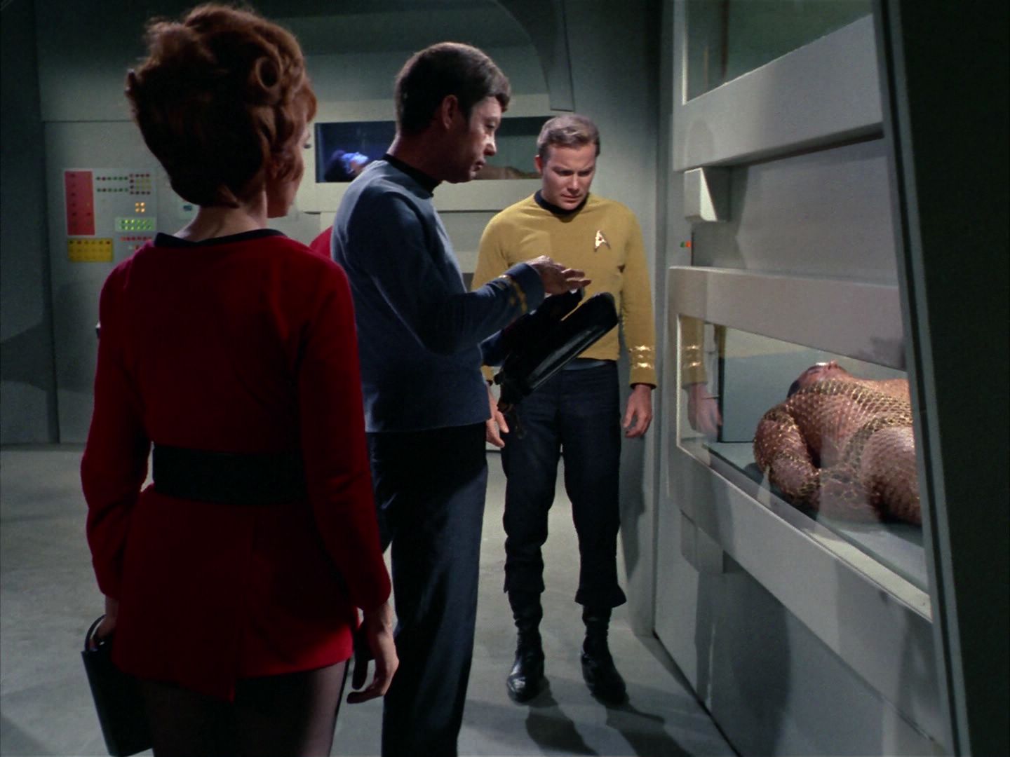 ariane179254_StarTrek_1x22_SpaceSeed_0479.jpg
