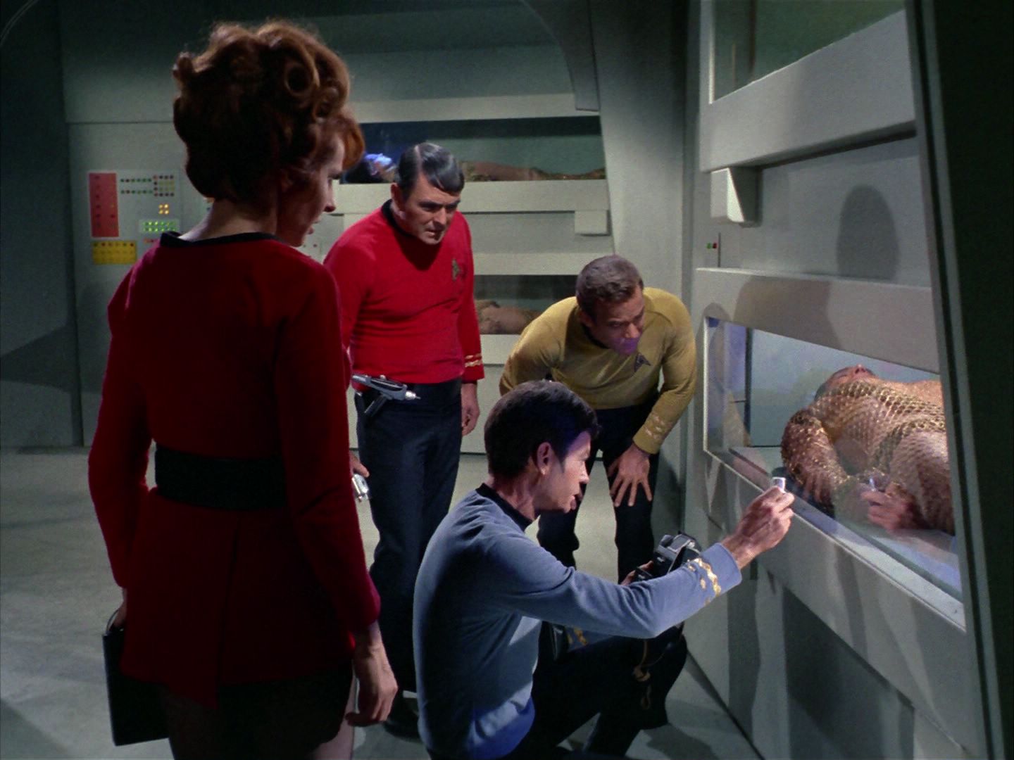 ariane179254_StarTrek_1x22_SpaceSeed_0530.jpg