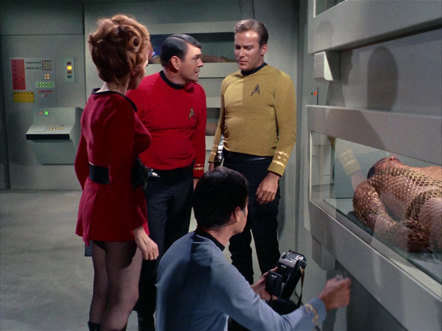 ariane179254_StarTrek_1x22_SpaceSeed_0543.jpg