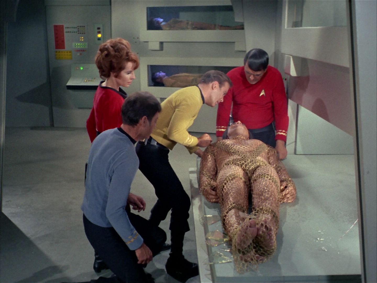 ariane179254_StarTrek_1x22_SpaceSeed_0576.jpg