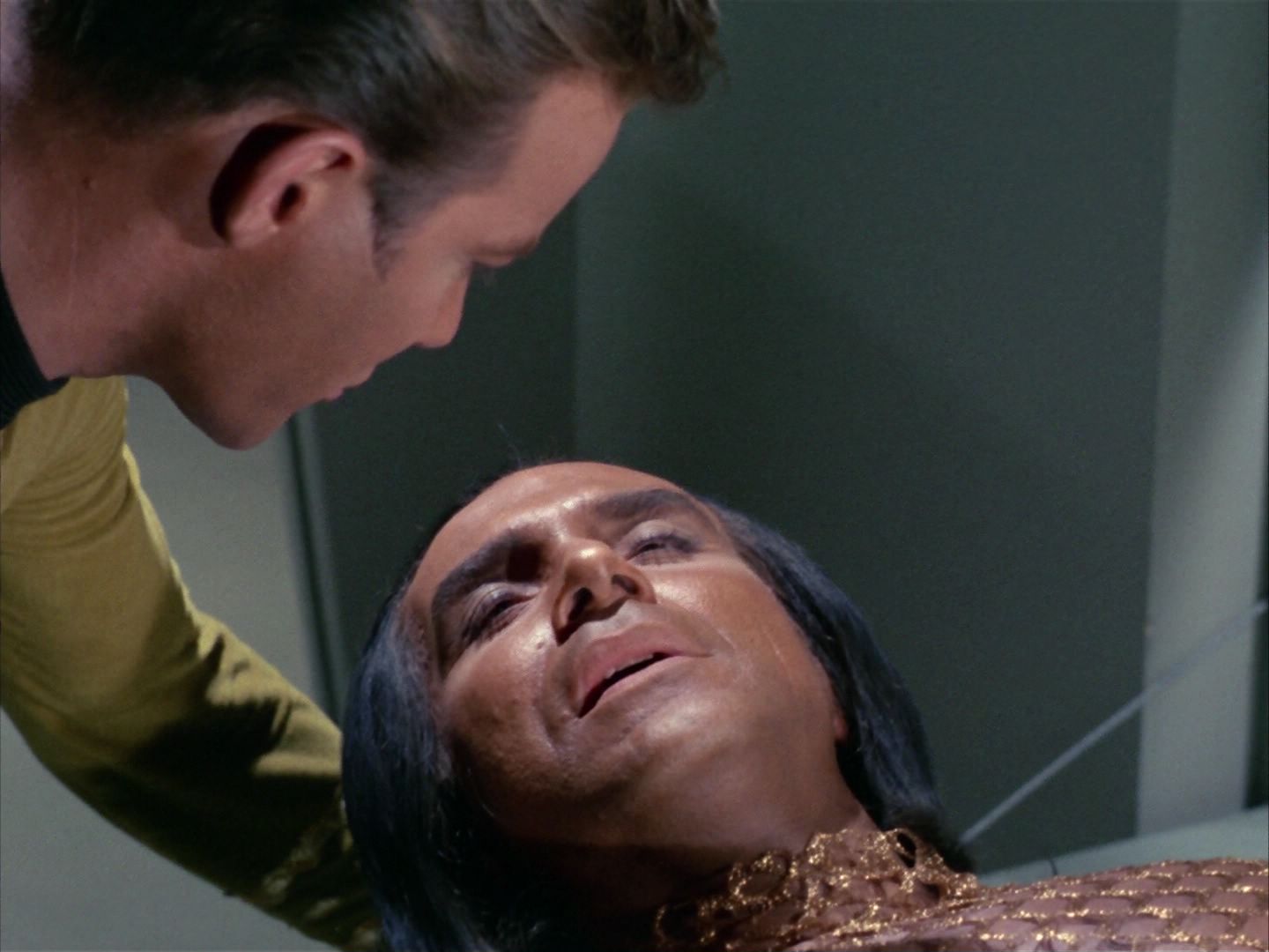 ariane179254_StarTrek_1x22_SpaceSeed_0608.jpg