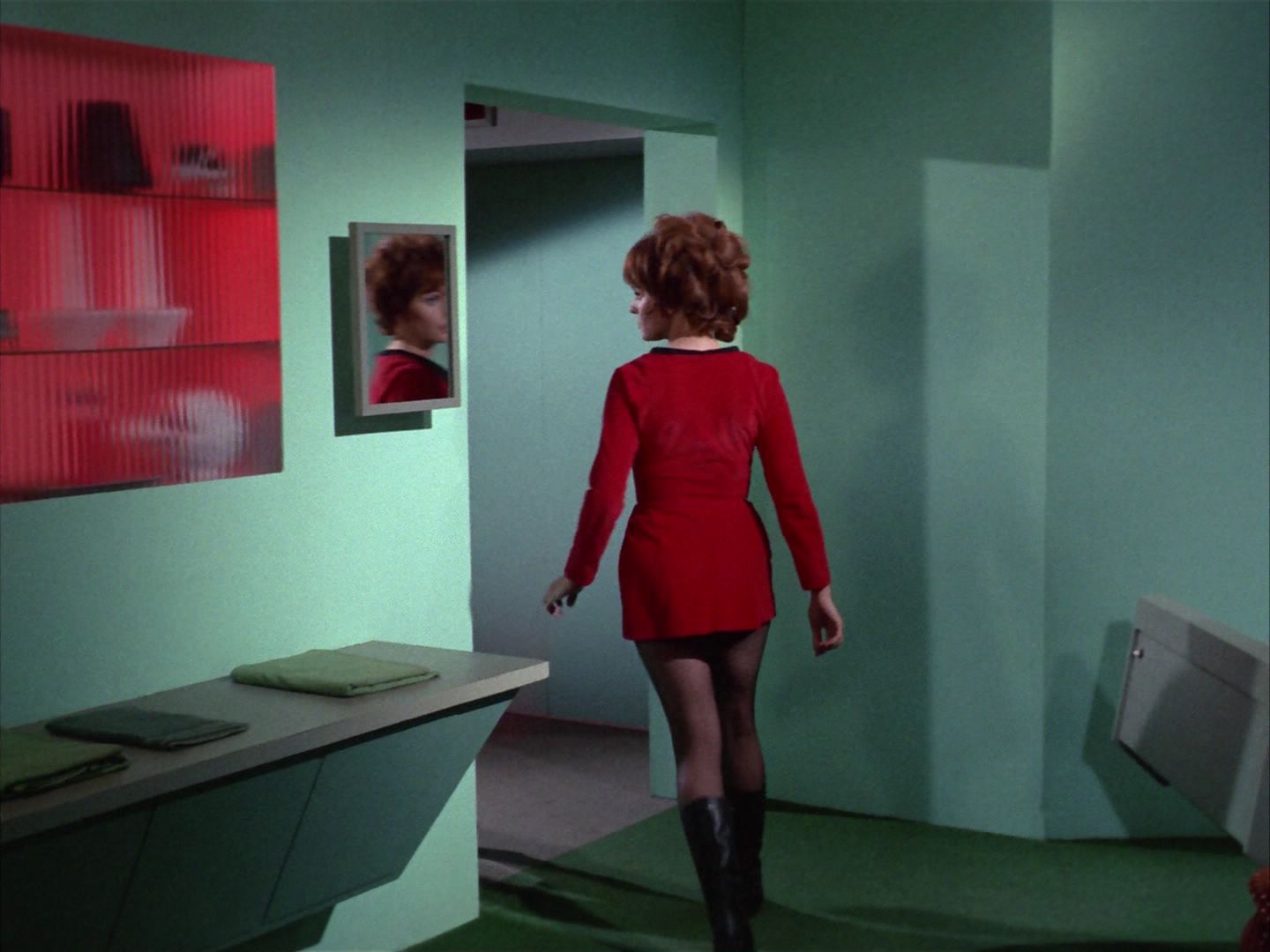 ariane179254_StarTrek_1x22_SpaceSeed_0885.jpg