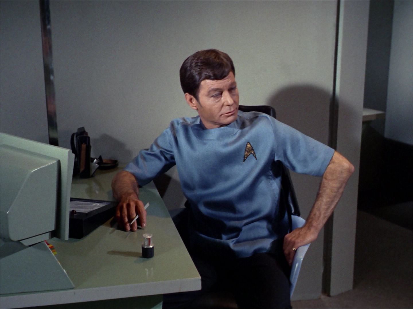 ariane179254_StarTrek_1x22_SpaceSeed_0935.jpg